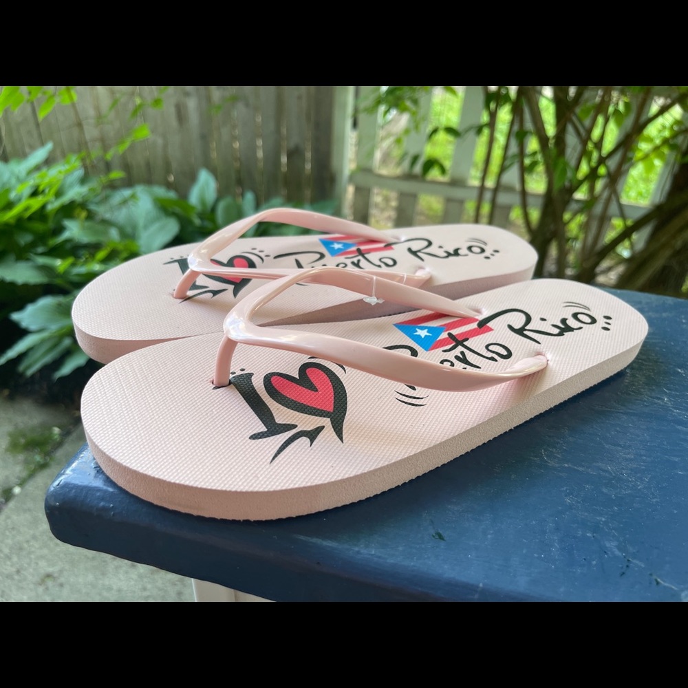 I Love Puerto Rico-  Women Rubber Flip Flops Size 7-8